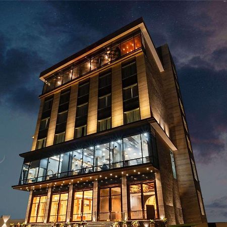 Clarion Hotel Epicure เดห์ราดุน ภายนอก รูปภาพ